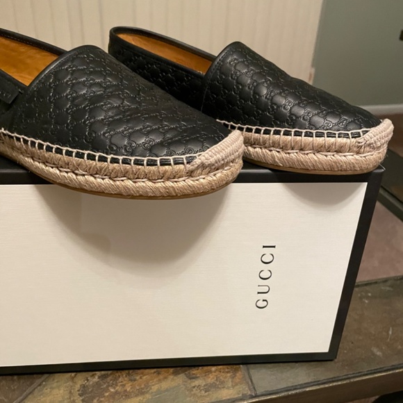 Designer shoes - Picture 3 of 3